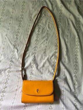 Simply Vera Wang Yellow Crossbody Shoulder Bag